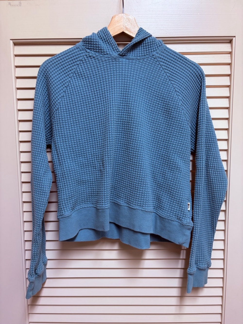 The North Face Womens Small Blue Cropped Waffle Knit Hoodie Pullover Sweatshirt